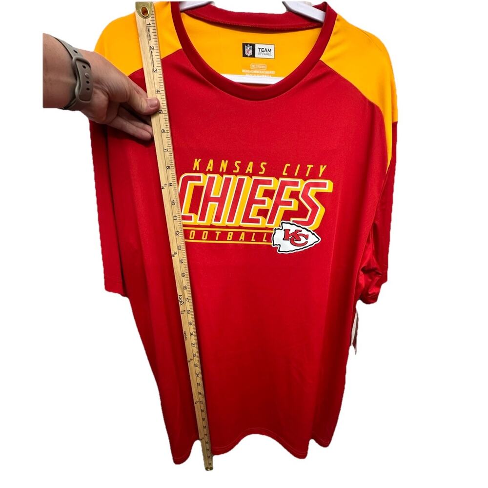 KANSAS CITY CHIEFS MENS XLARGE ATHLETIC SHIRT RED GOLD NFL NWT - Picture 5 of 8